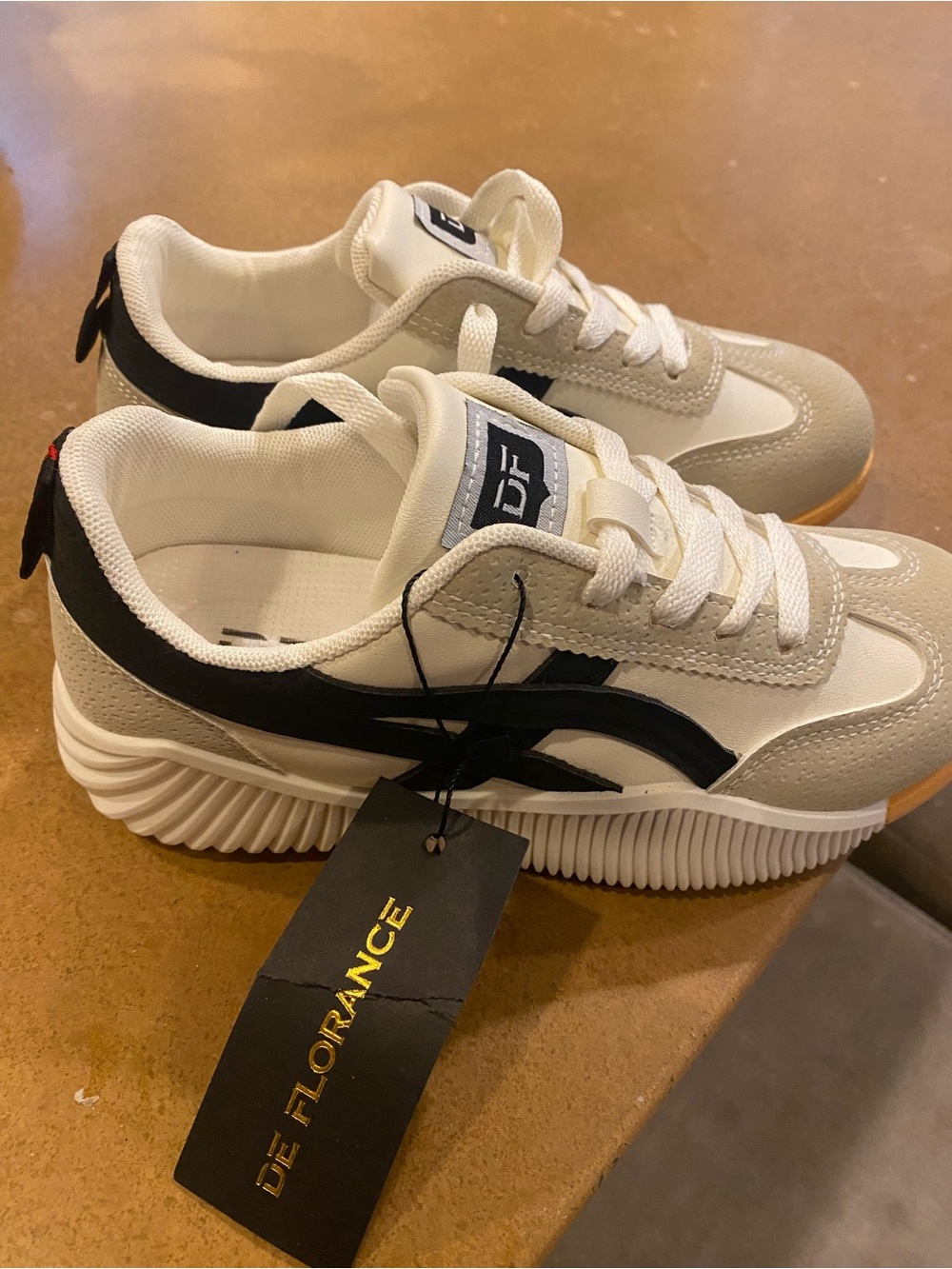 De Florence White & Black Platform Sneakers size 35